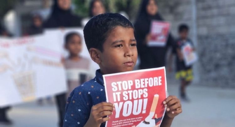 Maldivas prohíbe fumar a los nacidos a partir de 2007