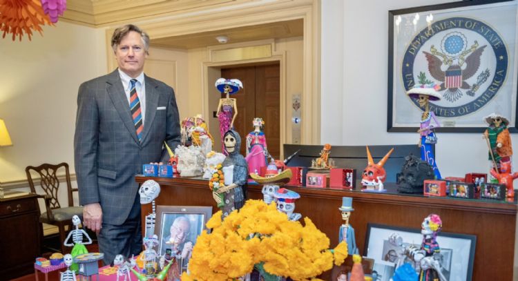 Landau ofrece “profundizar la cooperación en seguridad” tras el asesinato del alcalde Carlos Manzo