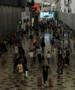 Alerta para mexicanos: revisan eliminar la exención de visa para viajeros a Europa