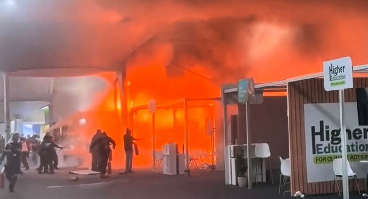 Incendio provoca evacuaciones usado para la cumbre climática en Brasil (Video)