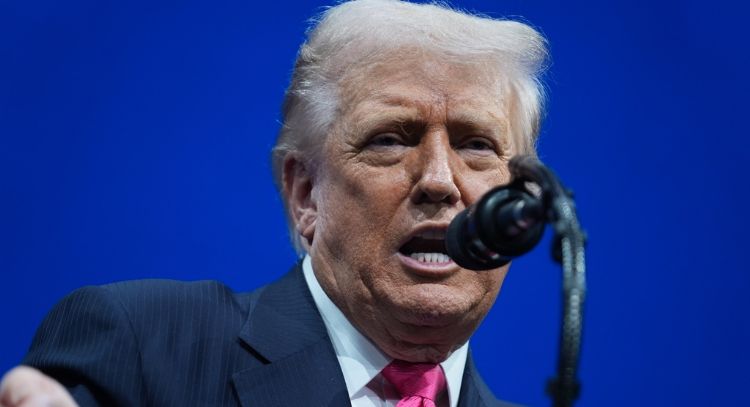 Trump acusa a demócratas de "conducta sediciosa" castigable con la muerte por mensaje al Ejército