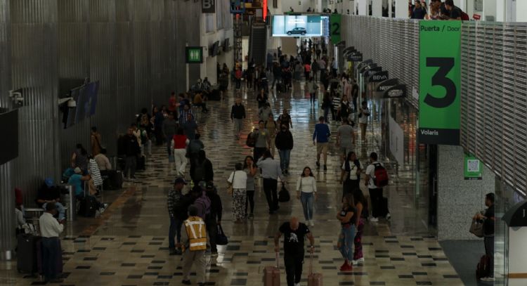 Alerta para mexicanos: revisan eliminar la exención de visa para viajeros a Europa