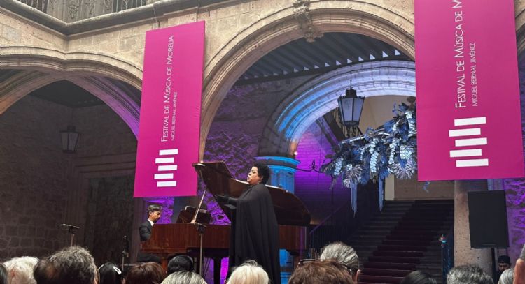 Katzarava y la crítica a la superficialidad en la ópera