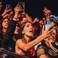 Flow Fest día 1: Una generación que graba todo para justificar el gasto