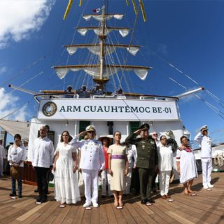 Sheinbaum visita el buque Cuauhtémoc y recuerda a marinos fallecidos en NY