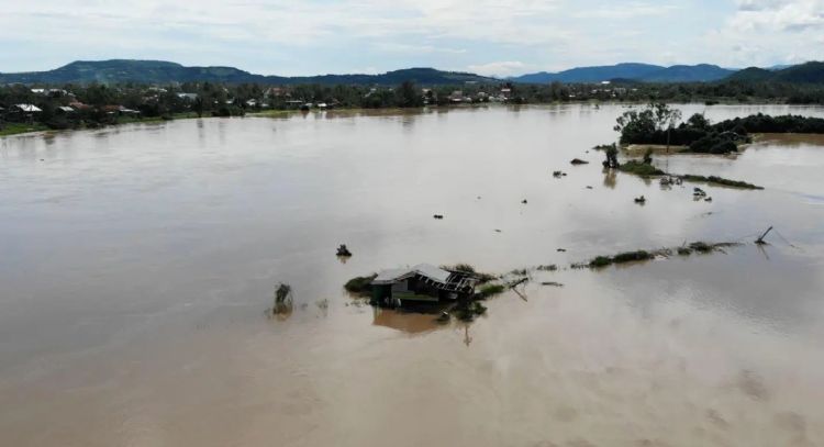 Número de muertos por inundaciones en Vietnam aumenta a 90