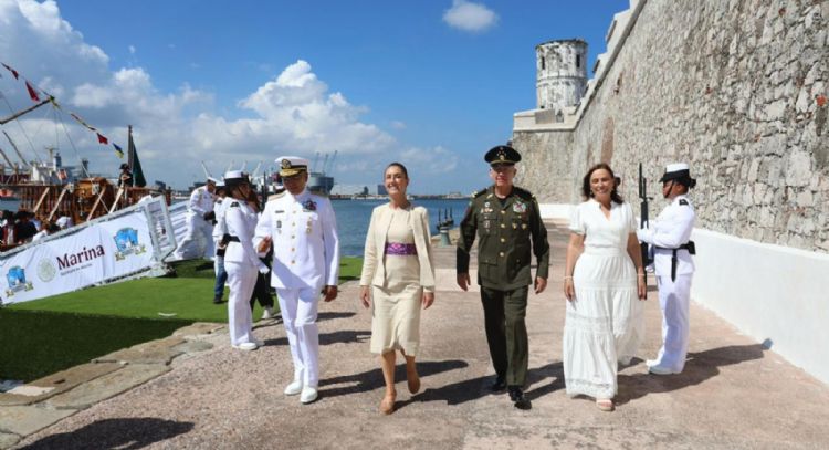 Sheinbaum llama al pueblo a mantenerse vigilante ante injerencia externa