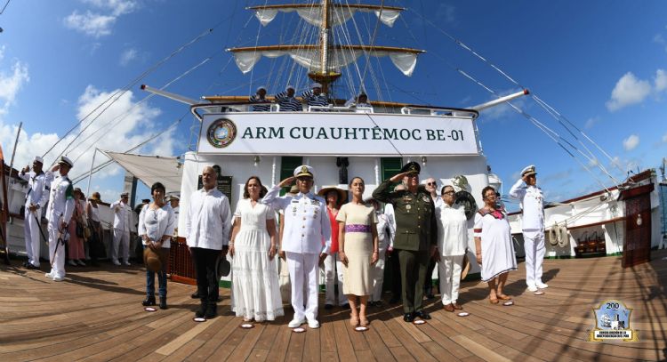 Sheinbaum visita el buque Cuauhtémoc y recuerda a marinos fallecidos en NY