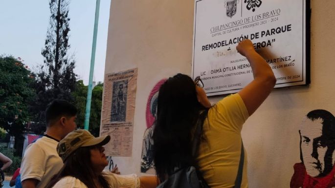 Familiares de víctimas de la “Guerra sucia” protestan por homenaje a Rubén Figueroa en Guerrero