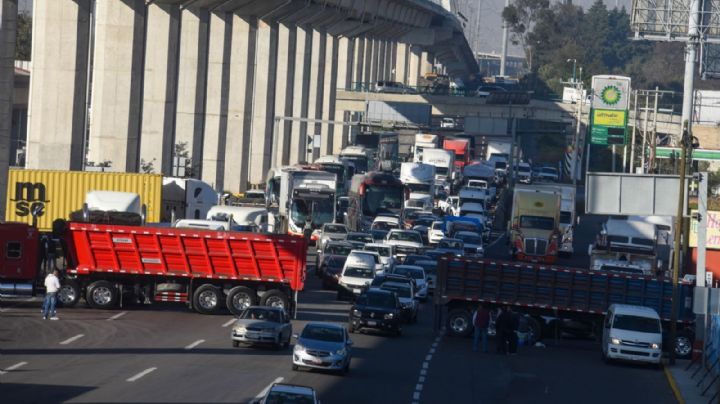 Transportistas paralizan principales arterias viales del país con megabloqueo