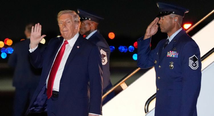 Trump abre la puerta a conversación con Maduro: "Si podemos salvar vidas y hacerlo por las buenas"