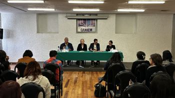 Firman PEN Internacional y Caniem alianza para respaldar libre expresión de escritores y periodistas