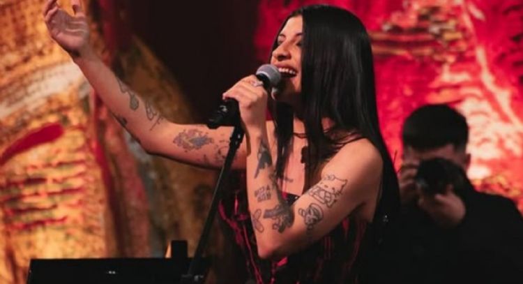 Ley Cazzu: el caso que abrió el debate sobre viajes de hijas e hijos en disputa parental