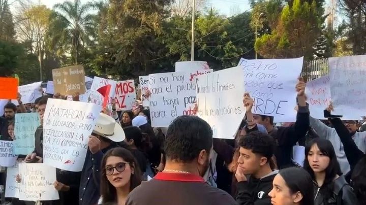 Estudiantes marchan en Uruapan y Morelia para exigir justicia tras el asesinato de Carlos Manzo