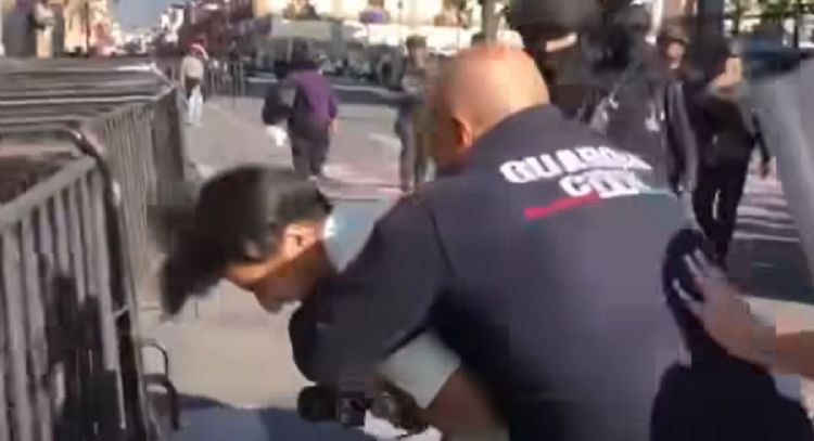 Tras asesinato de Carlos Manzo, periodistas de Uruapan denuncian amenazas y acoso