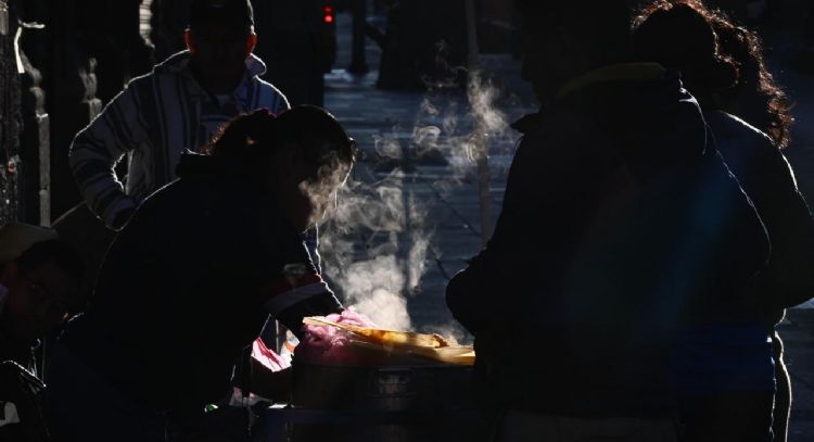 Frío, heladas y bancos de niebla el martes; onda tropical provocará lluvias en estas entidades
