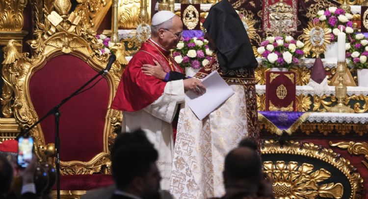 Papa León XIV cierra su visita a Turquía y viaja a Beirut para dar esperanza a Líbano tras crisis