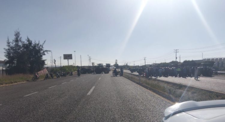 Productores agrícolas de Guanajuato retoman bloqueos carreteros en distintos puntos del estado