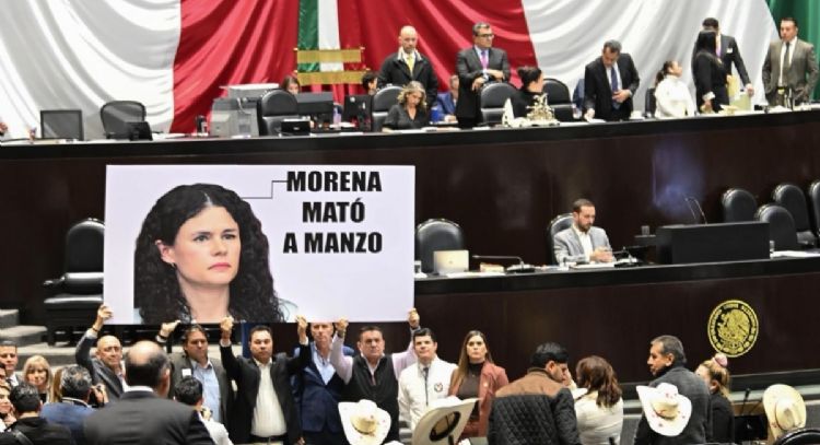 Guerra de mantas, reclamos y amenazas en la discusión de le Ley de Ingresos en San Lázaro (Video)