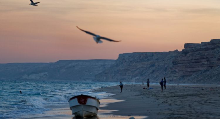 Piratas atacan barco con ametralladoras y granadas frente a costa de Somalia