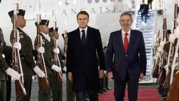 Emmanuel Macron llega a México; sostendrá una reunión con Sheinbaum en Palacio Nacional