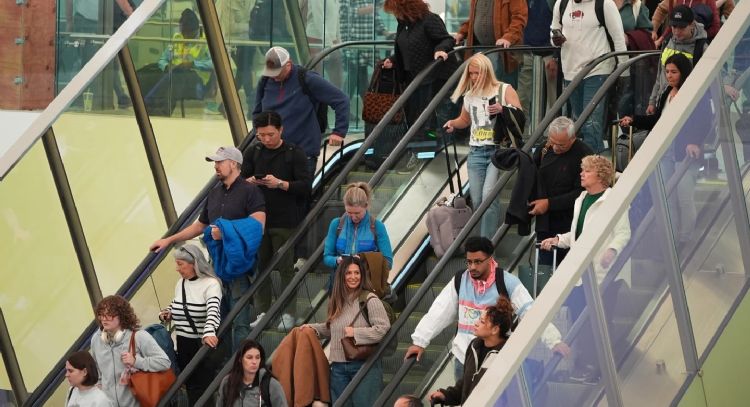 Aerolíneas estadunidenses cancelan mil vuelos en cumplimiento de la orden de cierre