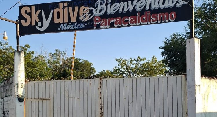 Muere mujer canadiense en accidente de paracaidismo en Tequesquitengo