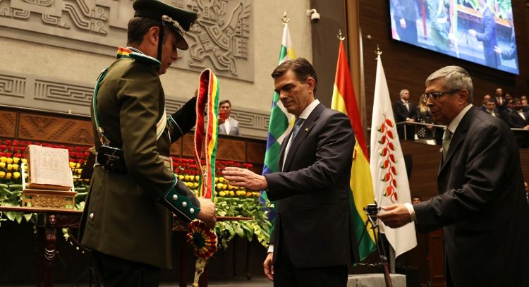 Rodrigo Paz jura como presidente de Bolivia y abre nuevo ciclo político tras 20 años de socialismo