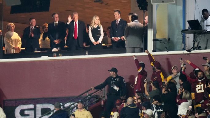 Trump es recibido con abucheos durante el partido de Commanders vs. Lions en la NFL (Video)