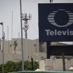 Televisa de Azcárraga continúa cayendo; Fitch la saca del grado de inversión