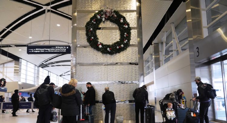 Extranjeros que viajen a EU sin visa podrían enfrentar revisión de redes sociales