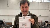 Foto ilustrativa de la nota titulada: Noroña presume su tarjeta del Bienestar para adultos mayores