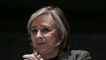 Intelectuales, artistas y activistas exigen cesar “persecución” contra María Amparo Casar