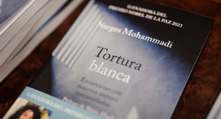 La Premio Nobel de la Paz Narges Mohammadi denuncia que fue hospitalizada dos veces tras su violento