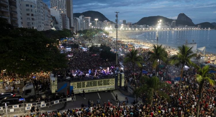 Brasileños protestan contra proyecto de ley que reduciría pena de prisión a Bolsonaro