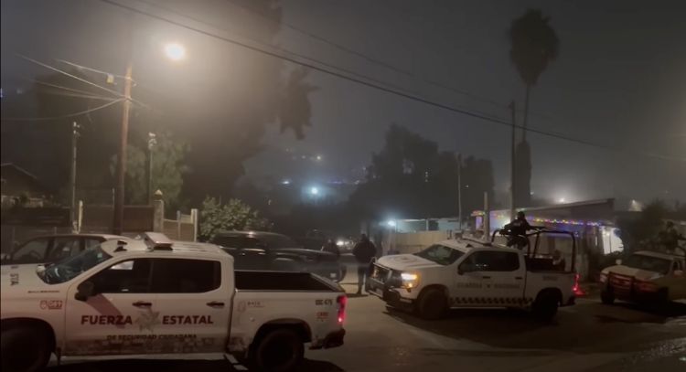 Tiran cuerpos de dos mujeres con cables alrededor del cuello en Tijuana