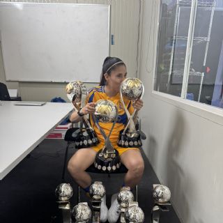 La futbolista mexicana Lizbeth Ovalle gana el premio Marta a Mejor Gol del año (Videos)