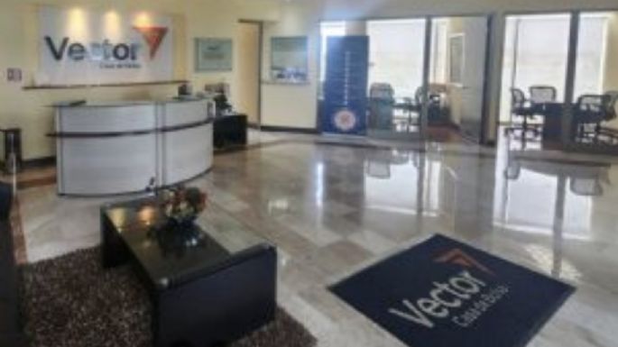 CNBV retira licencia a Vector Casa de Bolsa de Alfonso Romo por presunto lavado de dinero