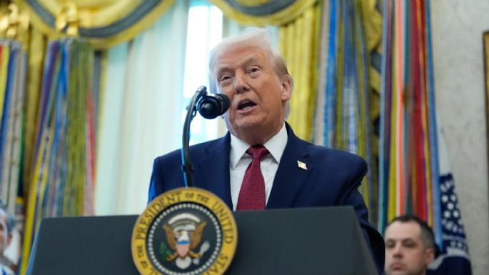 Trump demanda a la BBC por 10 mil millones de dólares, acusándola de difamación