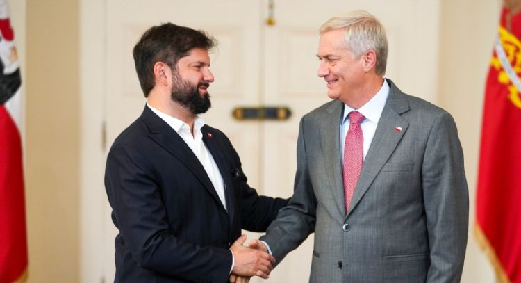 Boric y el ultraderechista Kast se reúnen para afinar los detalles de la transición en Chile
