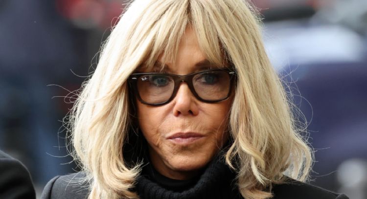 Brigitte Macron defiende comentario “torpe” y sexista contra manifestantes feministas