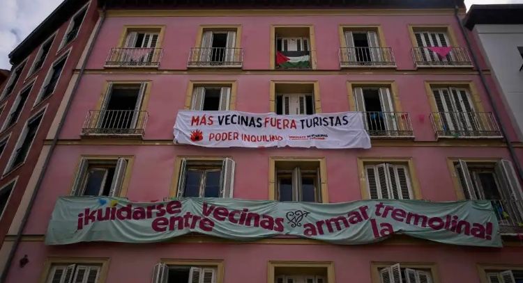 Gobierno español multa a Airbnb con 75 millones de dólares por alquileres turísticos sin licencia