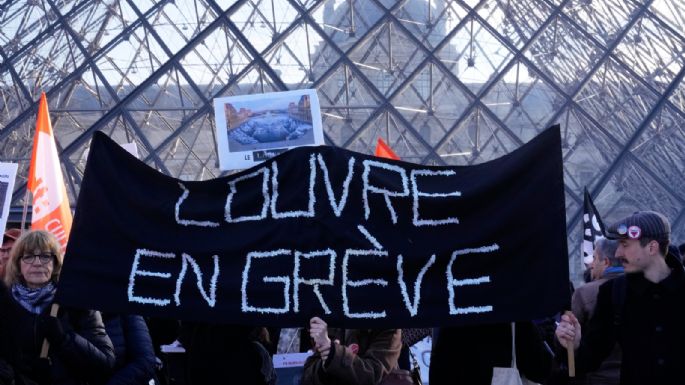 Trabajadores del Louvre votan para prorrogar su huelga mientras el museo reabre parcialmente