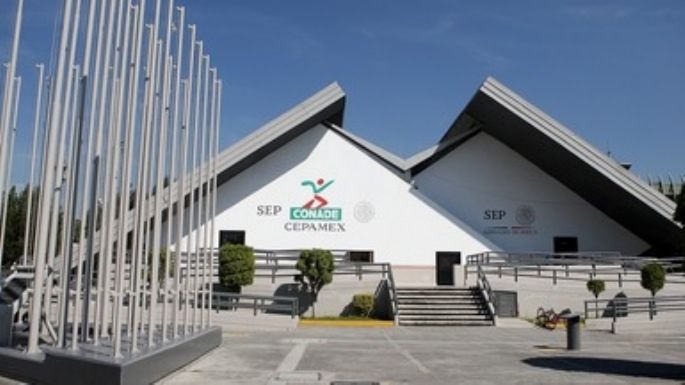 Deportistas paralímpicos comen en fonditas mientras la Conade gasta 2.9 mdp en ceremonias