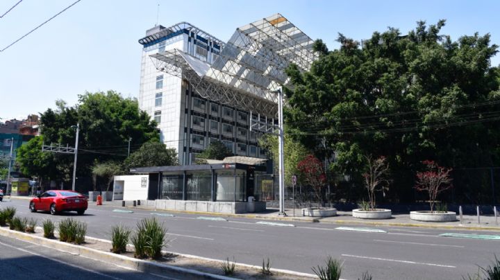 Personal del Hospital 20 de Noviembre del ISSSTE protesta por retraso en vales de fin de año