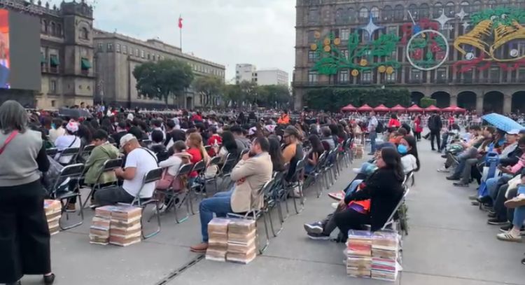 Maestros reclaman a gobierno federal el incumplimiento en entrega de libros gratuitos a maestros