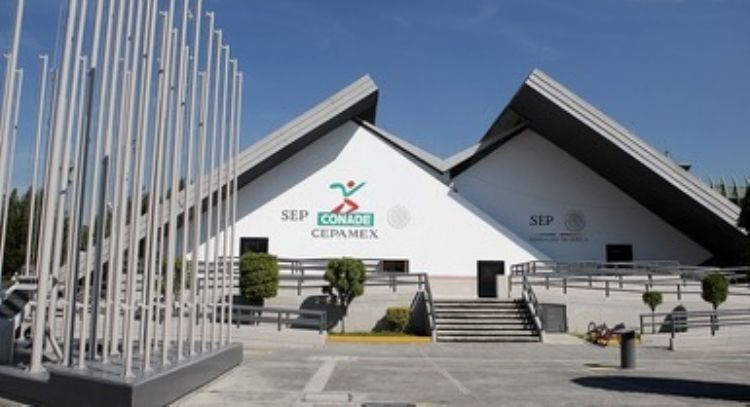 Deportistas paralímpicos comen en fonditas mientras la Conade gasta 2.9 mdp en ceremonias