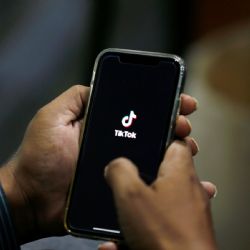 TikTok firma acuerdo para formar nueva unidad en EU con inversores, incluidos Oracle y Silver Lake