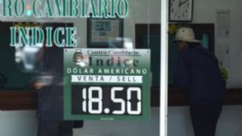 Peso gana terreno tras datos de inflación