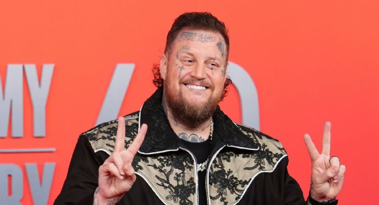 Gobernador de Tennessee indulta al astro country Jelly Roll